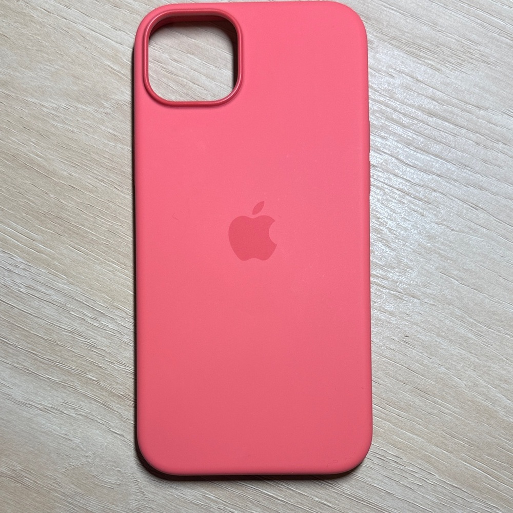 iPhone 15 Plus Apple Silicone Phone Case in Guava